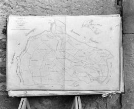 Plan de situation et plan masse, extrait du plan cadastral au 1/2500e, section ZD, 2000. © Région Bourgogne-Franche-Comté, Inventaire du patrimoine