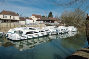 Le port de plaisance de Branges. Bateaux de plaisance. © Région Bourgogne-Franche-Comté, Inventaire du patrimoine