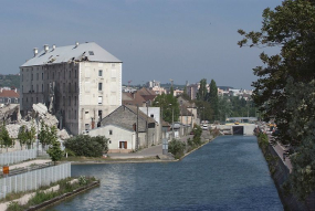 Les bâtiments en cours de démolition. © Région Bourgogne-Franche-Comté, Inventaire du patrimoine