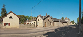 Vue de l'ensemble depuis la rue du Général de Gaulle. © Région Bourgogne-Franche-Comté, Inventaire du patrimoine