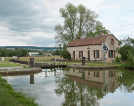 Vue d'ensemble du site d'écluse. © Région Bourgogne-Franche-Comté, Inventaire du patrimoine