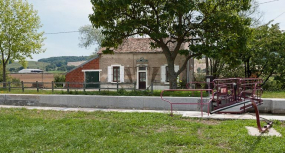 Vue de face de la maison éclusière. © Région Bourgogne-Franche-Comté, Inventaire du patrimoine