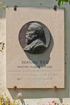Médaillon de Bernard Roy. © Région Bourgogne-Franche-Comté, Inventaire du patrimoine