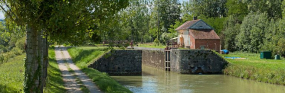 Vue du site d'écluse depuis l'aval. © Région Bourgogne-Franche-Comté, Inventaire du patrimoine