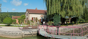 Vue du site d'écluse depuis l'amont. © Région Bourgogne-Franche-Comté, Inventaire du patrimoine