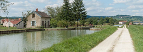 Vue du site d'écluse depuis l'amont. © Région Bourgogne-Franche-Comté, Inventaire du patrimoine