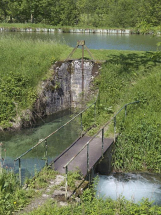Aqueduc et déversoir régulant l'eau du bief 21. © Région Bourgogne-Franche-Comté, Inventaire du patrimoine