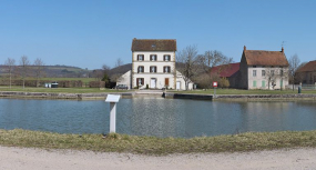 La maison de perception de face. © Région Bourgogne-Franche-Comté, Inventaire du patrimoine