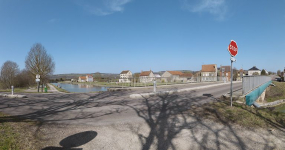 Vue d'ensemble du port avec le pont routier au premier plan. © Région Bourgogne-Franche-Comté, Inventaire du patrimoine