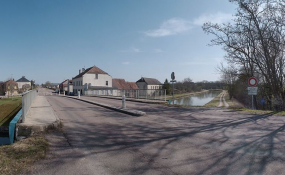 Le pont routier : on distingue les fermes en amont du pont. © Région Bourgogne-Franche-Comté, Inventaire du patrimoine