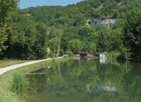 Le site d'écluse vu d'amont. © Région Bourgogne-Franche-Comté, Inventaire du patrimoine