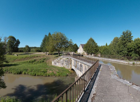 Vue d'ensemble du pont canal. © Région Bourgogne-Franche-Comté, Inventaire du patrimoine