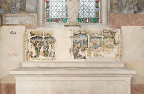 Vue d'ensemble du retable, récemment restauré et posé sur l'autel. © Région Bourgogne-Franche-Comté, Inventaire du patrimoine