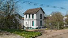Détail d'un bâtiment de l'entre-deux-guerres. © Région Bourgogne-Franche-Comté, Inventaire du patrimoine