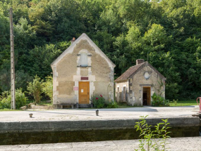 Vue de la maison éclusière de face. © Région Bourgogne-Franche-Comté, Inventaire du patrimoine