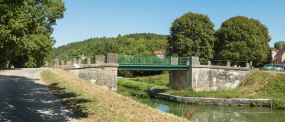 Vue d'amont du pont. © Région Bourgogne-Franche-Comté, Inventaire du patrimoine