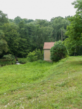 Les prises d'eau et la maison du site d'écluse 11. © Région Bourgogne-Franche-Comté, Inventaire du patrimoine