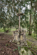 fabrique de jardin croix monumentale © Région Bourgogne-Franche-Comté, Inventaire du patrimoine