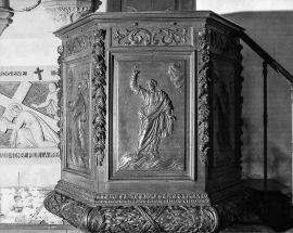 Détail de la cuve : le Christ. © Région Bourgogne-Franche-Comté, Inventaire du patrimoine