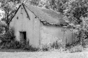 Extérieur : faces antérieure et latérale droite. © Région Bourgogne-Franche-Comté, Inventaire du patrimoine