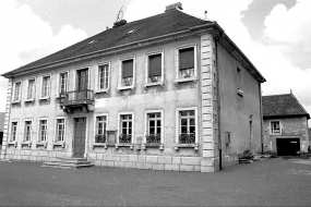 Vue de trois quarts droit. © Région Bourgogne-Franche-Comté, Inventaire du patrimoine