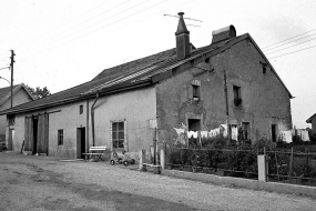 Vue de trois quarts droit. © Région Bourgogne-Franche-Comté, Inventaire du patrimoine