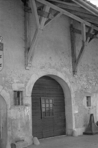 Ferme de 1818, située 11 Grande Rue : porte de grange et débord du toit. © Région Bourgogne-Franche-Comté, Inventaire du patrimoine