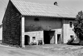 Façade antérieure, grange et écurie. © Région Bourgogne-Franche-Comté, Inventaire du patrimoine