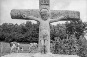 Détail de la croix. © Région Bourgogne-Franche-Comté, Inventaire du patrimoine