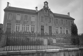 Façade antérieure vue de trois quarts gauche. © Région Bourgogne-Franche-Comté, Inventaire du patrimoine