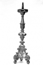 Vue générale d'un chandelier d'autel. © Région Bourgogne-Franche-Comté, Inventaire du patrimoine