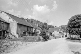 Fermes situées au lieudit Sous les Barres. © Région Bourgogne-Franche-Comté, Inventaire du patrimoine