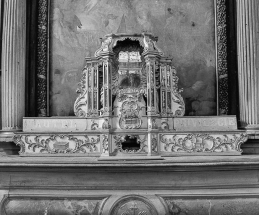 Tabernacle du maître-autel, vue de face. © Région Bourgogne-Franche-Comté, Inventaire du patrimoine