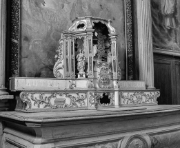 Tabernacle du maître-autel, vue de trois quarts gauche. © Région Bourgogne-Franche-Comté, Inventaire du patrimoine