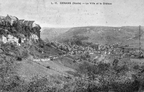 Ornans (Doubs) - La Ville et le Château, limite 19e siècle 20e siècle. © Région Bourgogne-Franche-Comté, Inventaire du patrimoine