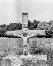 Détail de la croix. © Région Bourgogne-Franche-Comté, Inventaire du patrimoine