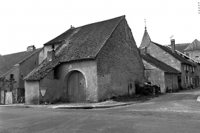 Façade sur rue des parties agricoles. © Région Bourgogne-Franche-Comté, Inventaire du patrimoine