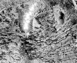 Vue des vestiges. © Région Bourgogne-Franche-Comté, Inventaire du patrimoine