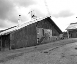 Façade antérieure vue de trois quarts gauche. © Région Bourgogne-Franche-Comté, Inventaire du patrimoine