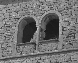 Extérieur : détail, baies du clocher, face droite. © Région Bourgogne-Franche-Comté, Inventaire du patrimoine