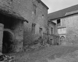 L'aile gauche, élévation sur la cour. © Région Bourgogne-Franche-Comté, Inventaire du patrimoine