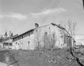 Façades antérieure et latérale droite. © Région Bourgogne-Franche-Comté, Inventaire du patrimoine