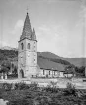 Façade antérieure et face latérale droite. © Région Bourgogne-Franche-Comté, Inventaire du patrimoine