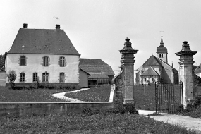 Façade sur le parc. © Région Bourgogne-Franche-Comté, Inventaire du patrimoine