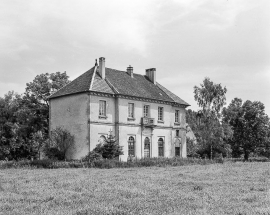 Façade sur parc et mur. © Région Bourgogne-Franche-Comté, Inventaire du patrimoine