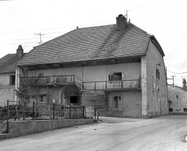 Vue de trois quarts. © Région Bourgogne-Franche-Comté, Inventaire du patrimoine