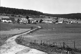 Vue d'ensemble du hameau de Chantegrue  depuis le sud-est. © Région Bourgogne-Franche-Comté, Inventaire du patrimoine