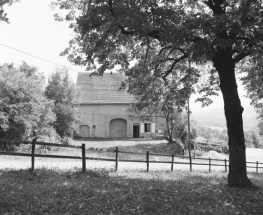 Façade antérieure en 1979. © Région Bourgogne-Franche-Comté, Inventaire du patrimoine