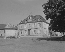 Vue générale de trois quarts. © Région Bourgogne-Franche-Comté, Inventaire du patrimoine