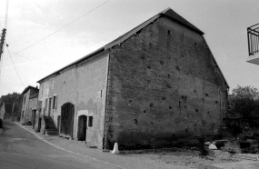 Vue d'ensemble de trois quarts droit en 1979. © Région Bourgogne-Franche-Comté, Inventaire du patrimoine